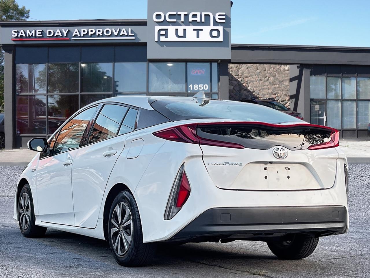 2018 Toyota Prius Prime Auto - Photo #4