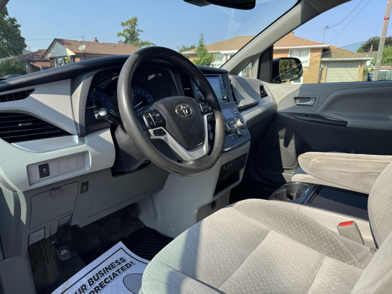 2018 Toyota Sienna LE 8-Passenger - Photo #11