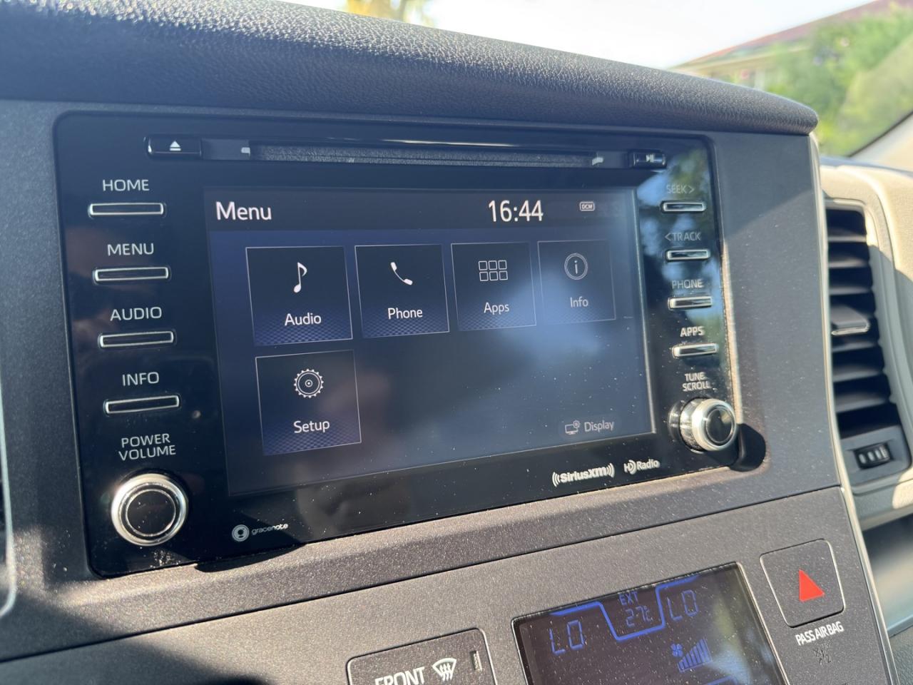2018 Toyota Sienna LE 8-Passenger - Photo #18