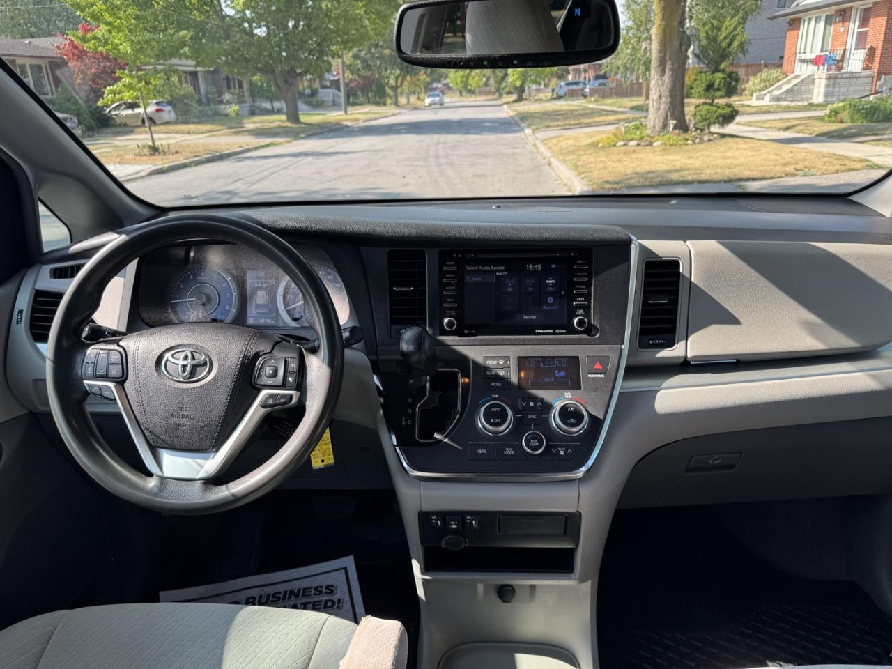 2018 Toyota Sienna LE 8-Passenger - Photo #22