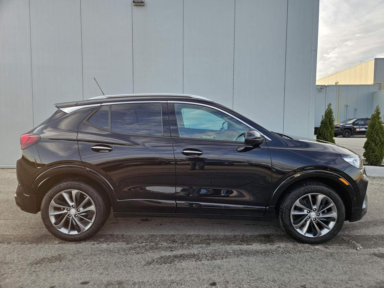 2022 Buick Encore GX One Owner | Essence | Sport Touring | AWD | Leather | Navigation | Moonroof | 18" Wheels Photo
