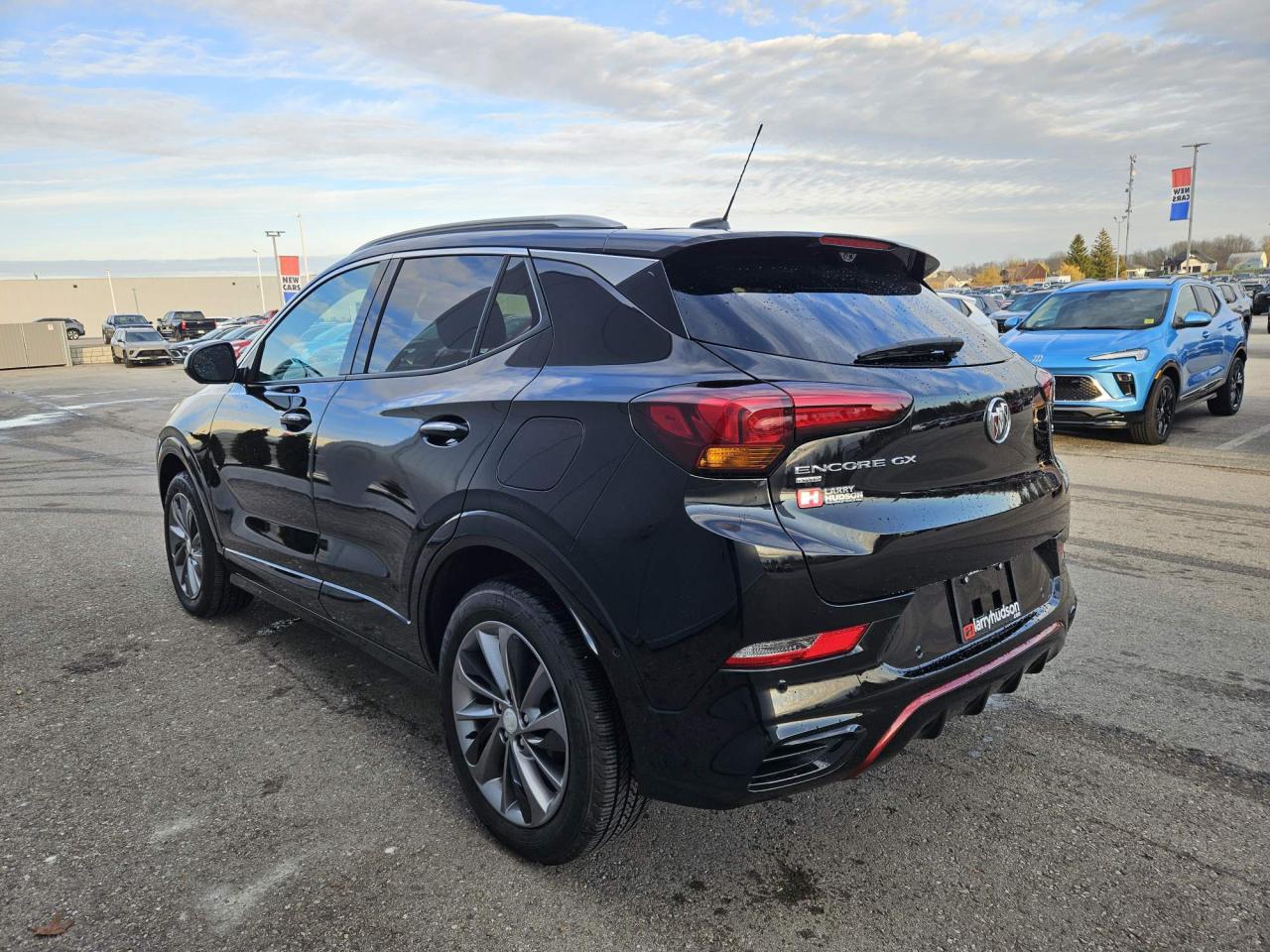 2022 Buick Encore GX One Owner | Essence | Sport Touring | AWD | Leather | Navigation | Moonroof | 18" Wheels Photo