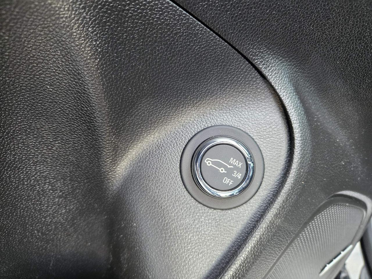 2022 Buick Encore GX One Owner | Essence | Sport Touring | AWD | Leather | Navigation | Moonroof | 18" Wheels Photo