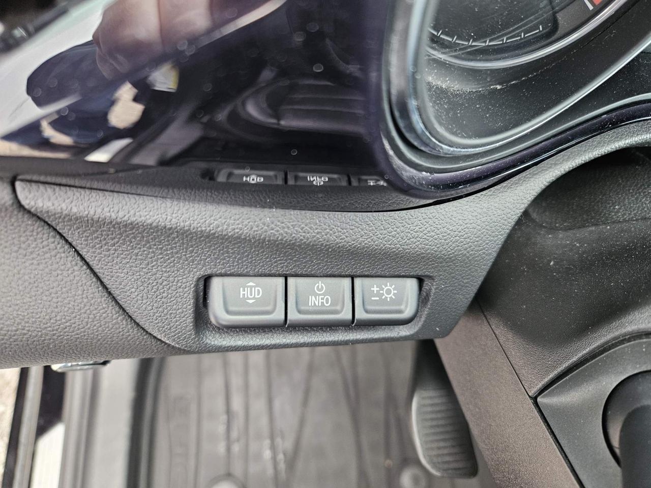 2022 Buick Encore GX One Owner | Essence | Sport Touring | AWD | Leather | Navigation | Moonroof | 18" Wheels Photo