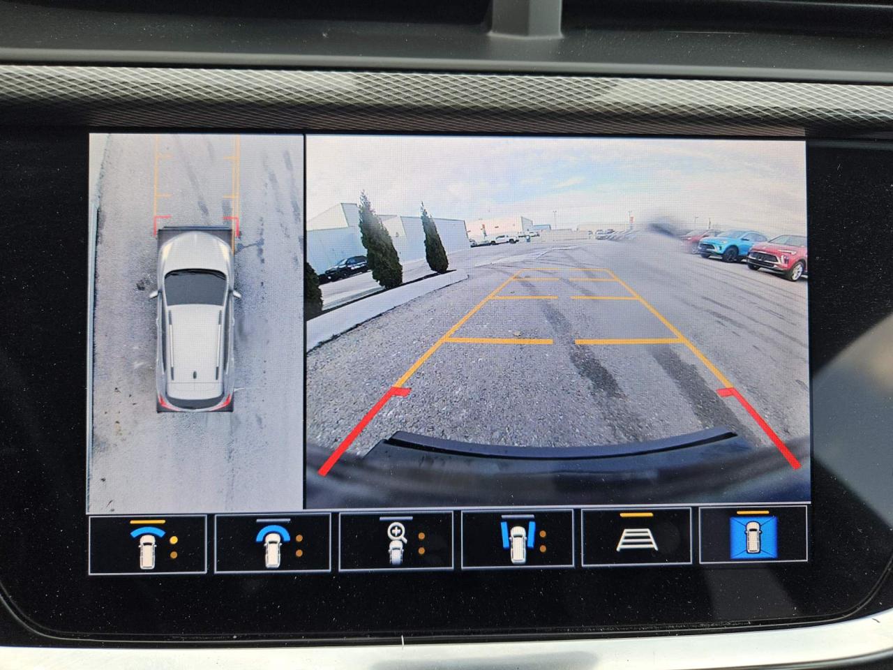 2022 Buick Encore GX One Owner | Essence | Sport Touring | AWD | Leather | Navigation | Moonroof | 18" Wheels Photo