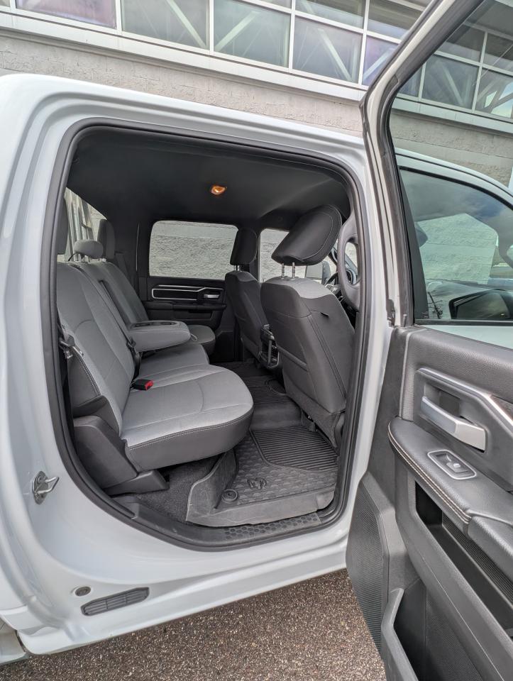 2024 RAM 3500 Big Horn Photo