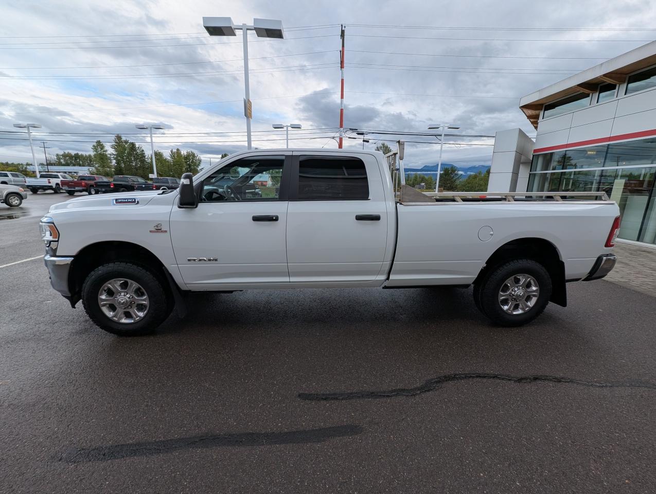 2024 RAM 3500 Big Horn Photo3