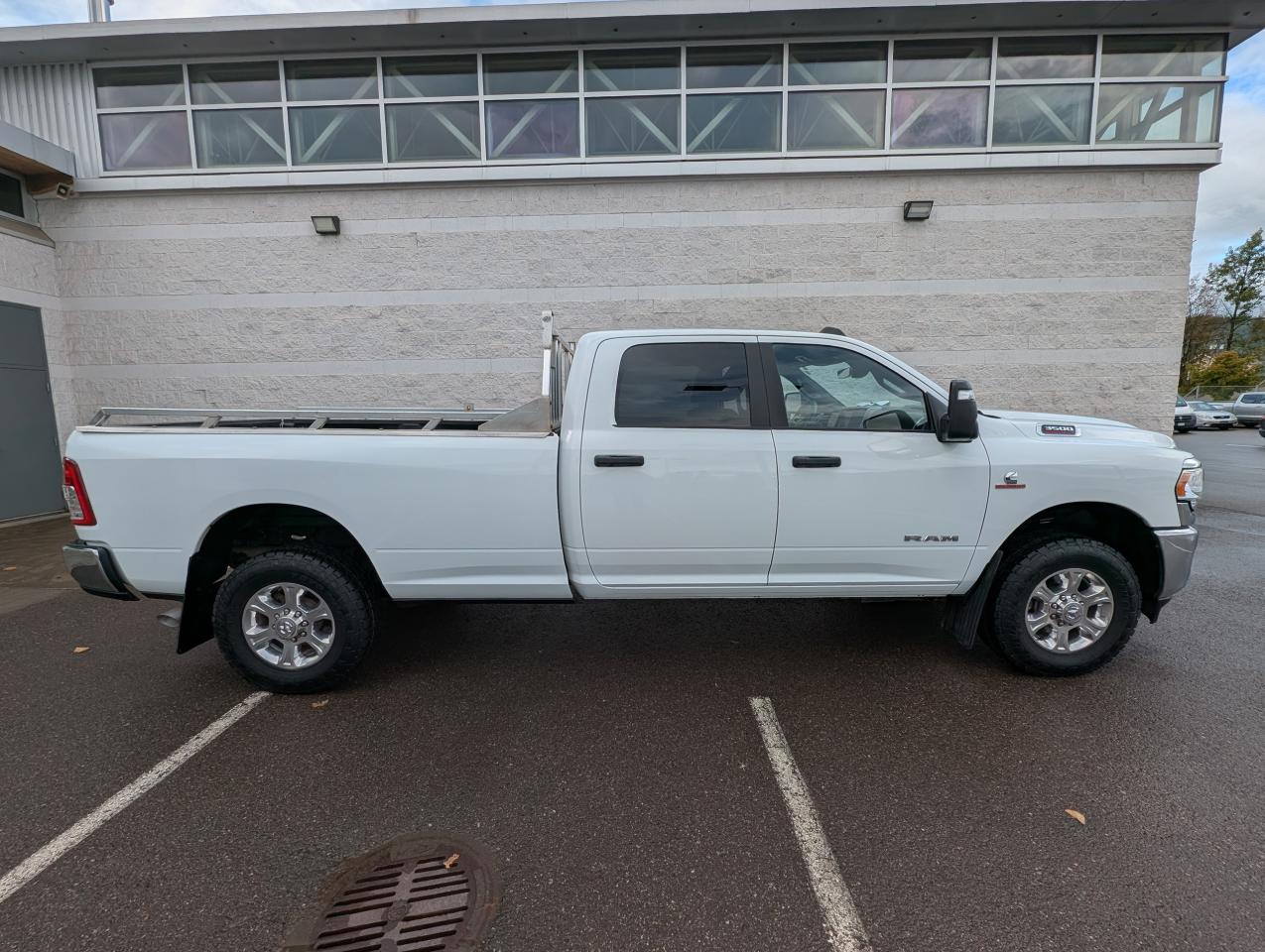 2024 RAM 3500 Big Horn Photo