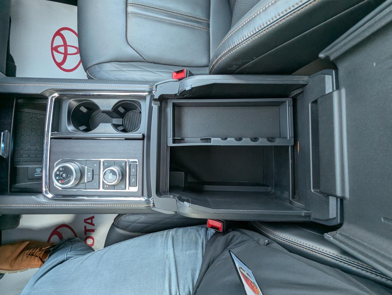 2022 Ford Expedition Platinum Max Photo