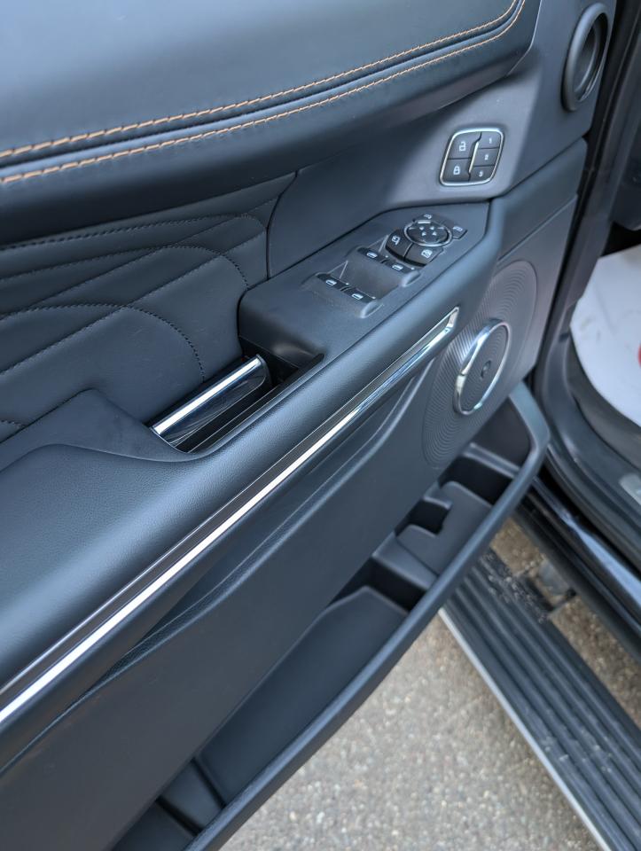 2022 Ford Expedition Platinum Max Photo