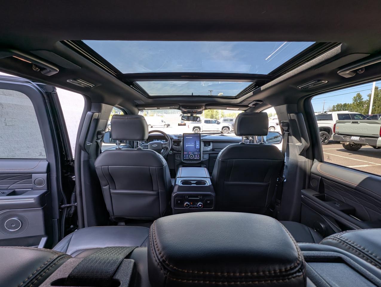 2022 Ford Expedition Platinum Max Photo