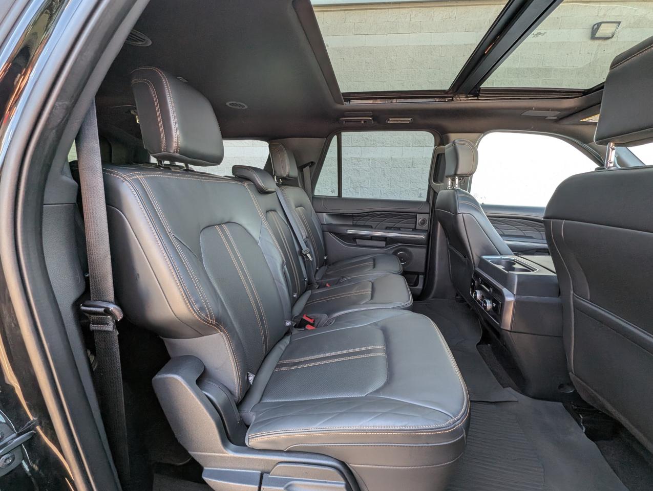 2022 Ford Expedition Platinum Max Photo