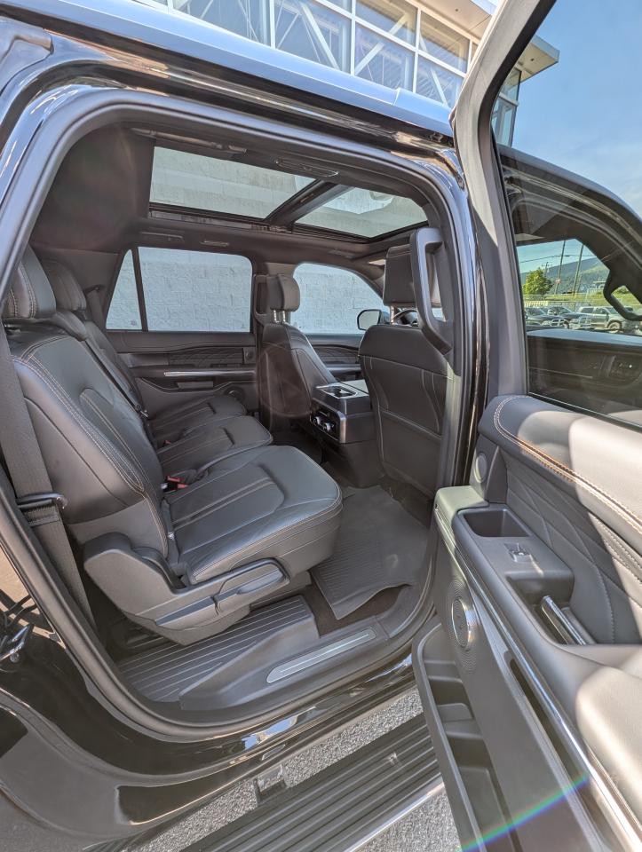 2022 Ford Expedition Platinum Max Photo