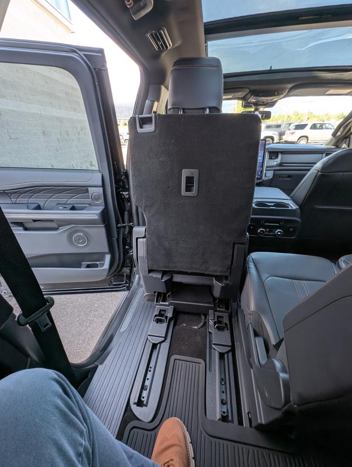 2022 Ford Expedition Platinum Max Photo