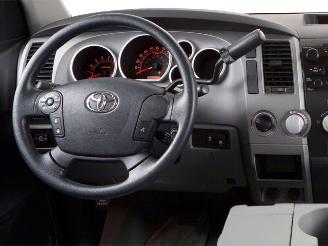 2013 Toyota Tundra SR5 Photo3