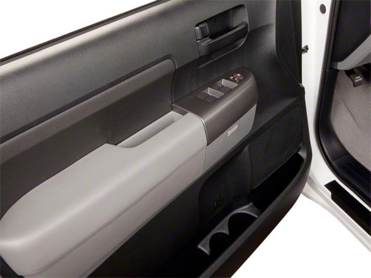 2013 Toyota Tundra SR5 Photo