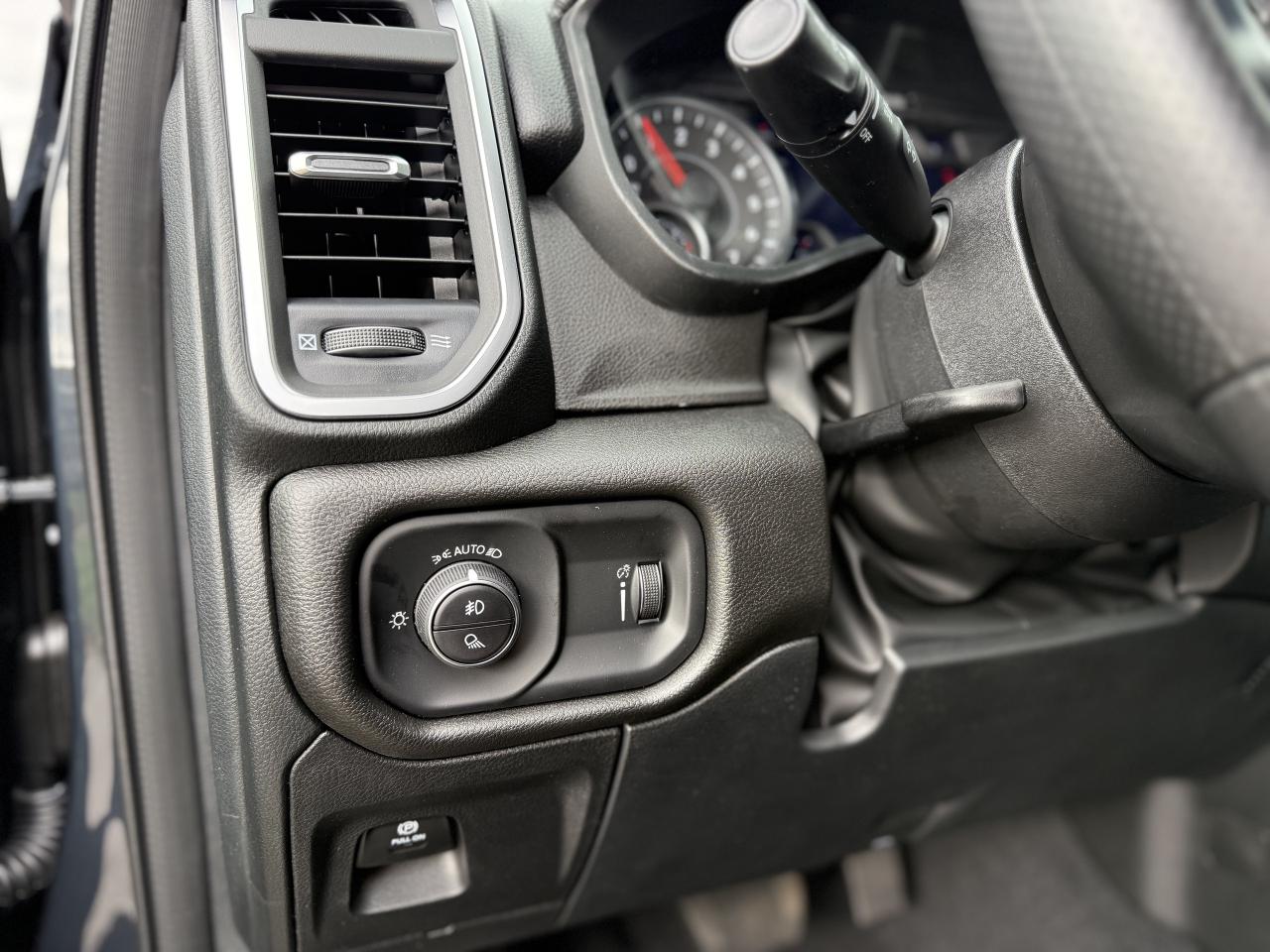 2025 RAM 1500 Tradesman 4x4 Crew Cab 5'7  Box Photo