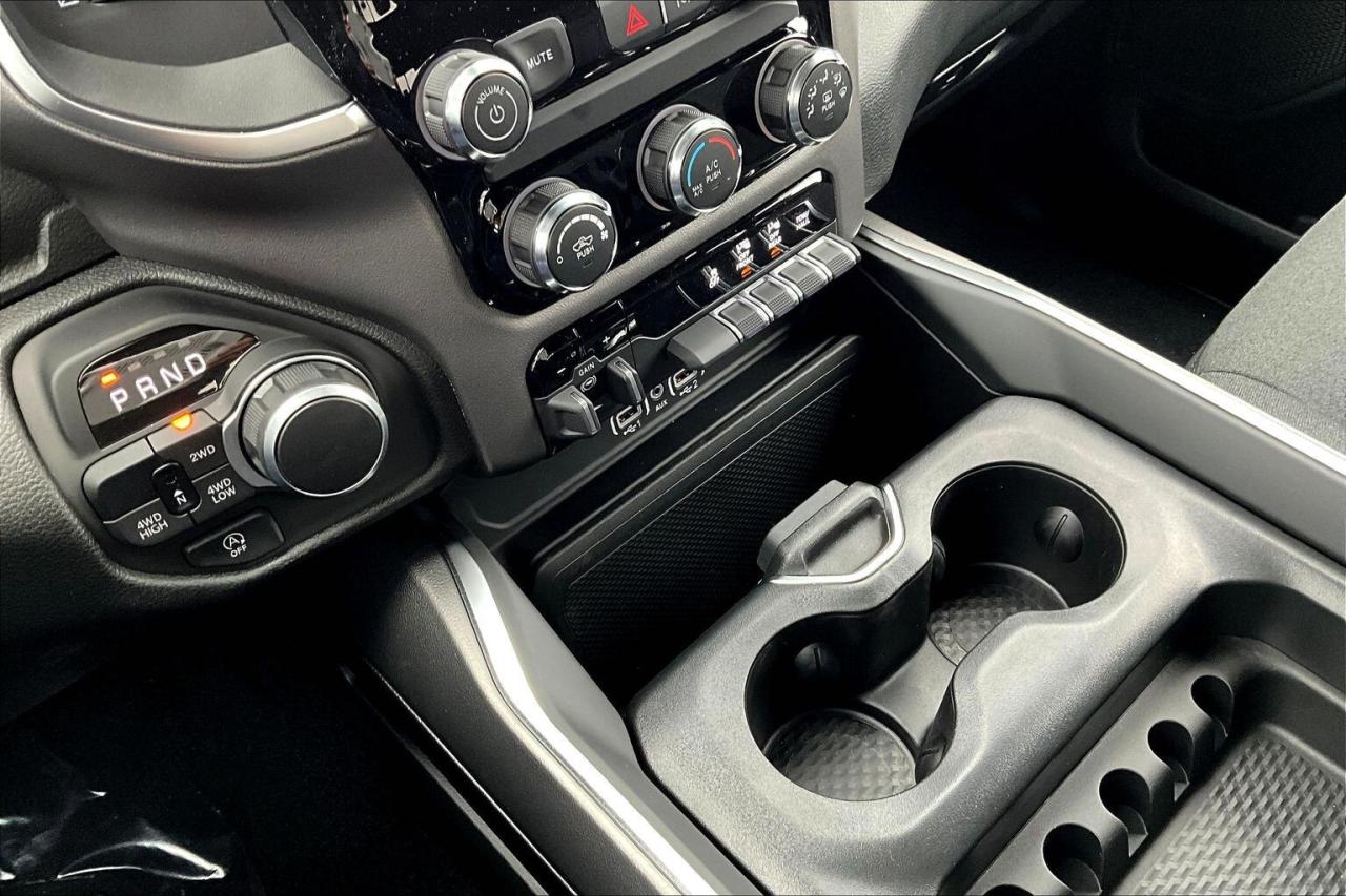 2025 RAM 1500 TRADESMAN | Carplay | Blackout Pkg | 20" Wheels Photo