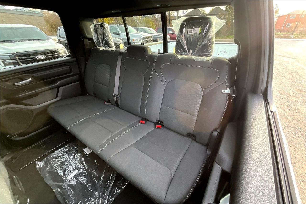 2025 RAM 1500 TRADESMAN CREW | Black Express Pkg | Buckets | V6 Photo