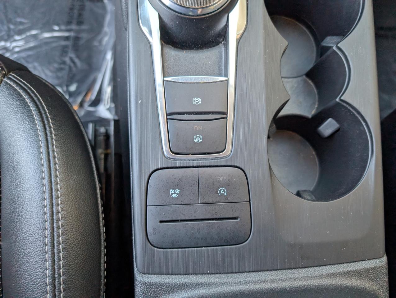 2021 Ford Escape SEL Photo