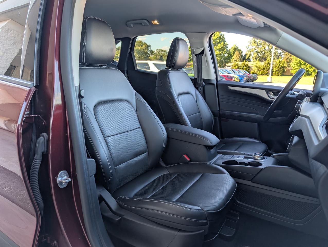 2021 Ford Escape SEL Photo