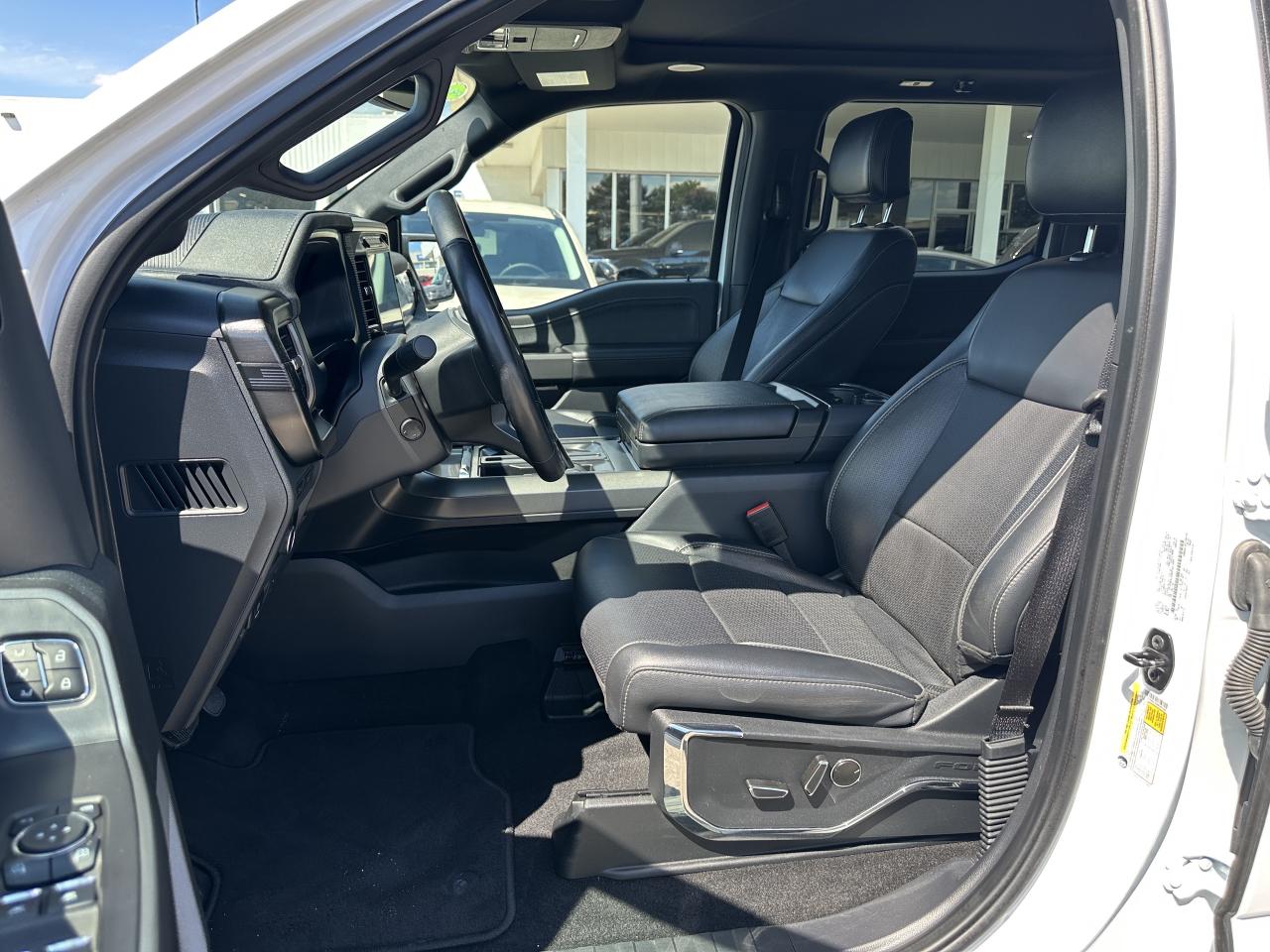 2024 Ford F-150 LARIAT | HYBRID | MOONROOF | BLACK APPEARANCE | Photo