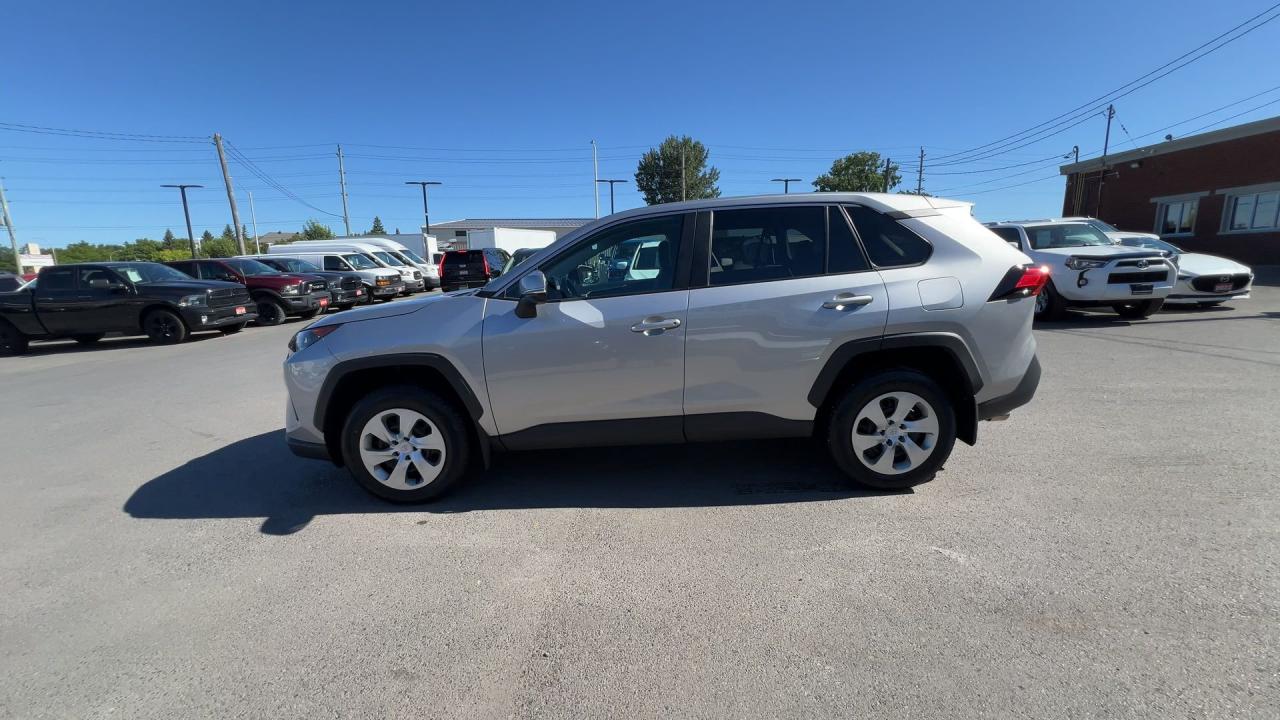 2022 Toyota RAV4 ONLY 22,000KMS!! | HTD SEATS | CARPLAY | REAR CAM Photo4