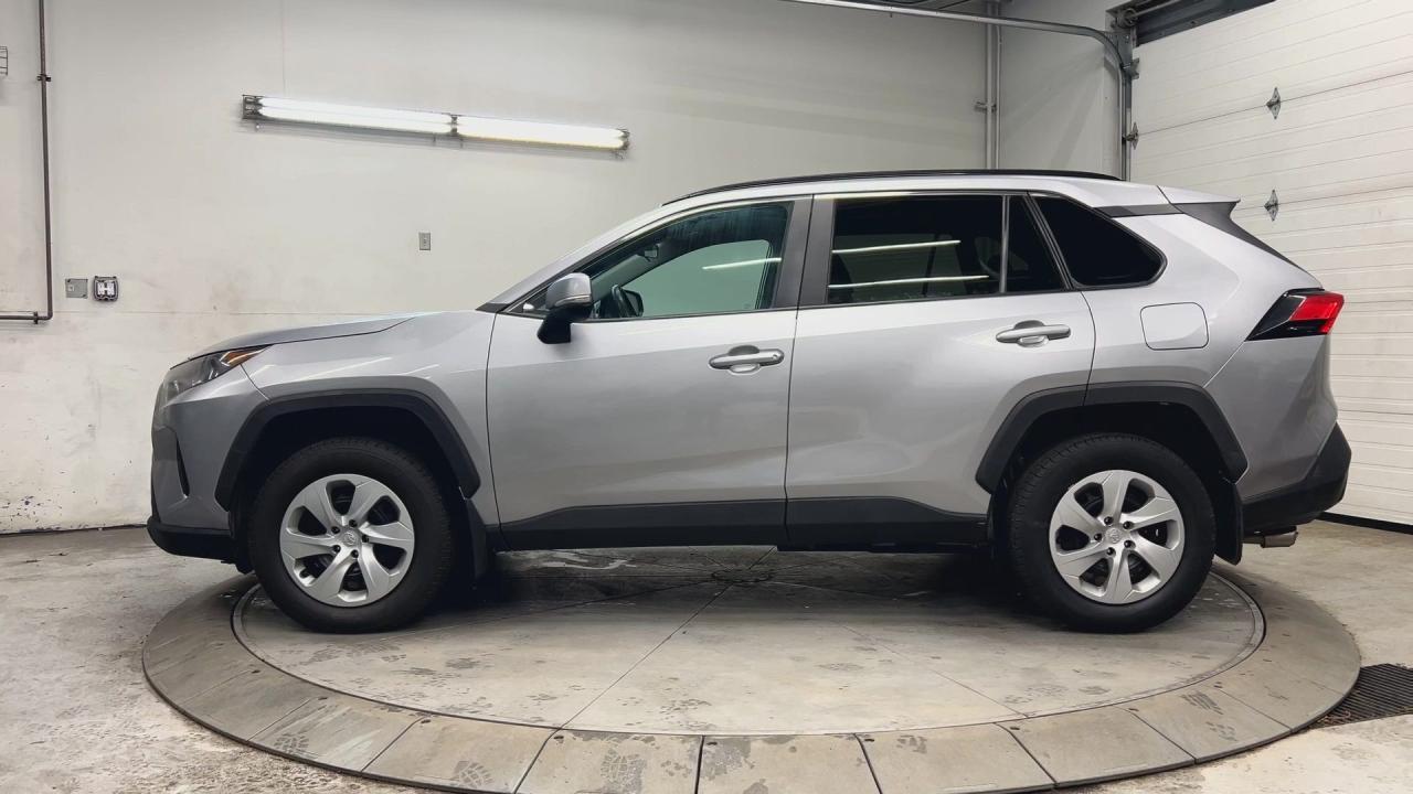 2020 Toyota RAV4 AWD | HTD SEATS | CARPLAY | REAR CAM| BLIND SPOT Photo4