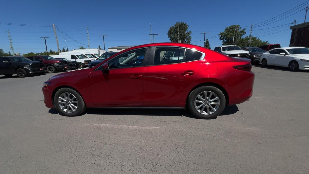 2024 Mazda MAZDA3 LOW KMS |HEATED SEATS | CARPLAY | ALLOYS Photo4