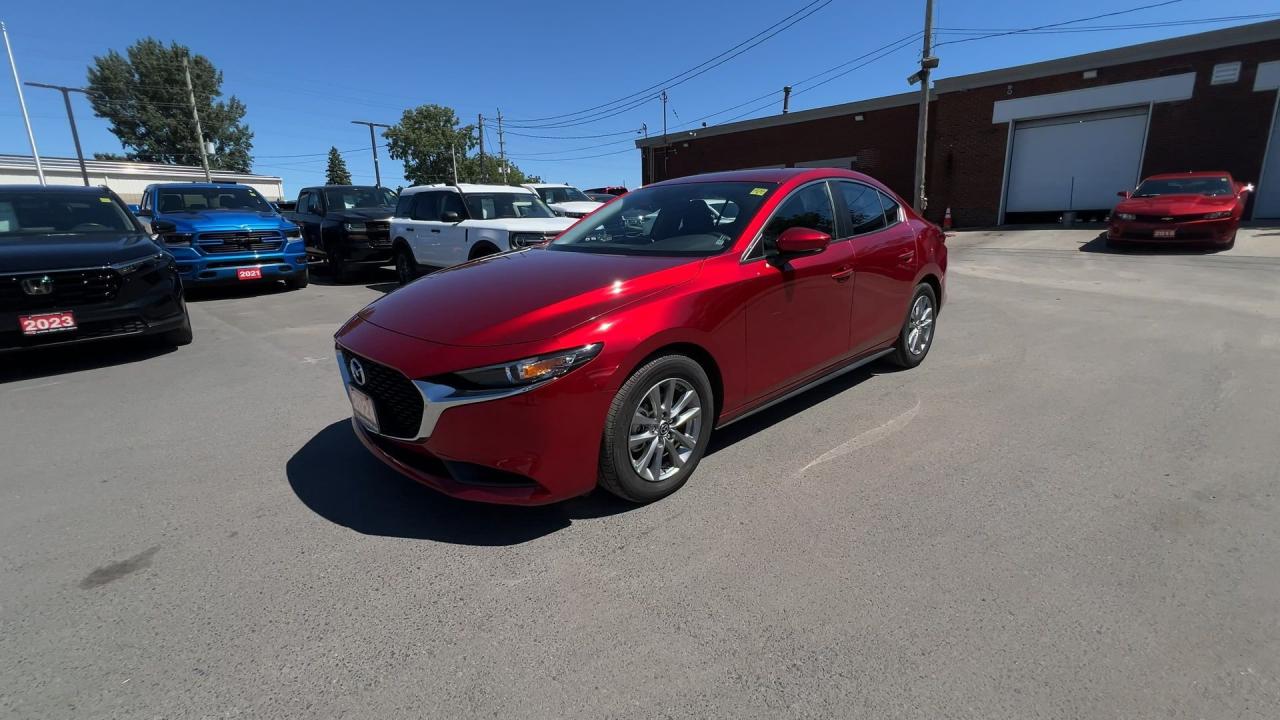 2024 Mazda MAZDA3 LOW KMS |HEATED SEATS | CARPLAY | ALLOYS Photo3