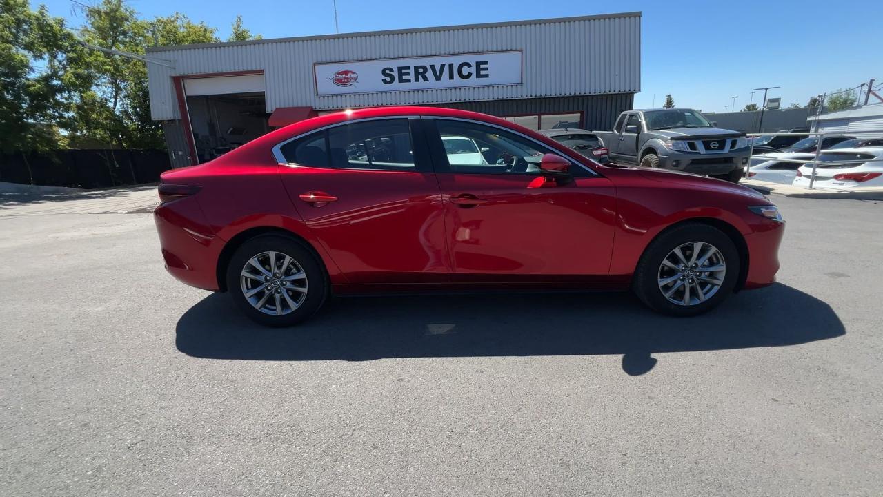 2024 Mazda MAZDA3 LOW KMS |HEATED SEATS | CARPLAY | ALLOYS Photo