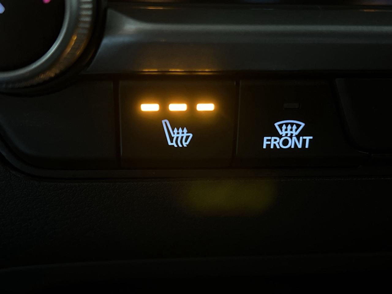 2024 Mazda MAZDA3 LOW KMS |HEATED SEATS | CARPLAY | ALLOYS Photo