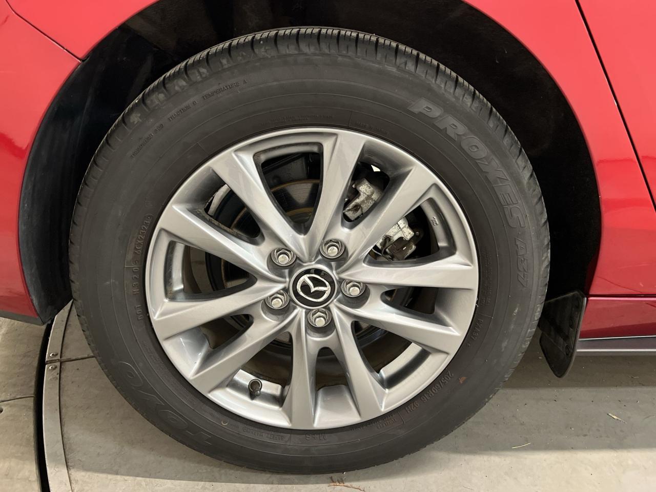 2024 Mazda MAZDA3 LOW KMS |HEATED SEATS | CARPLAY | ALLOYS Photo