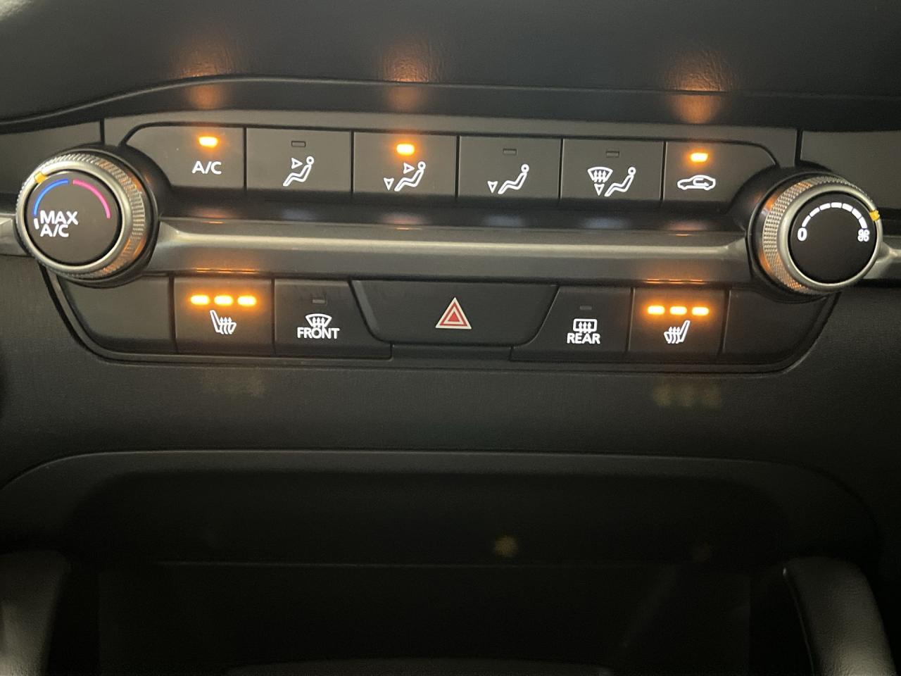 2024 Mazda MAZDA3 LOW KMS |HEATED SEATS | CARPLAY | ALLOYS Photo