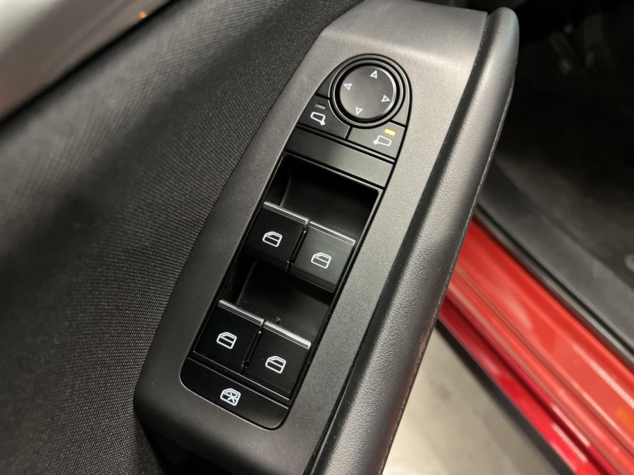 2024 Mazda MAZDA3 LOW KMS |HEATED SEATS | CARPLAY | ALLOYS Photo