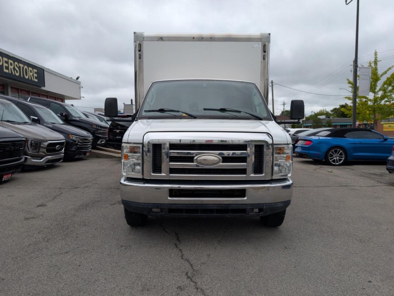 2014 Ford Econoline Commercial Cutaway Cutaway DRW 176 WB  **LOW KMS** Photo