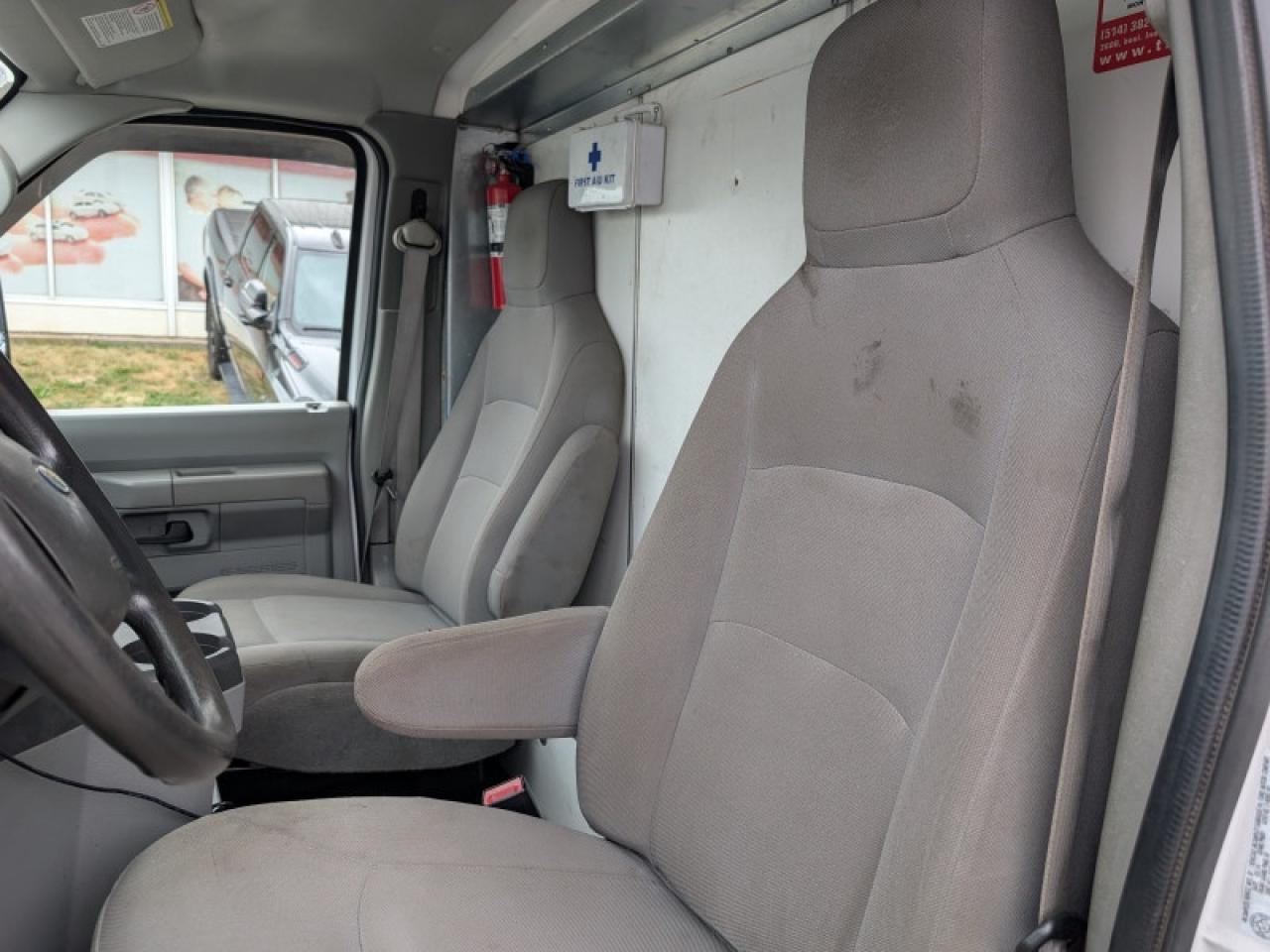 2014 Ford Econoline Commercial Cutaway Cutaway DRW 176 WB  **LOW KMS** Photo