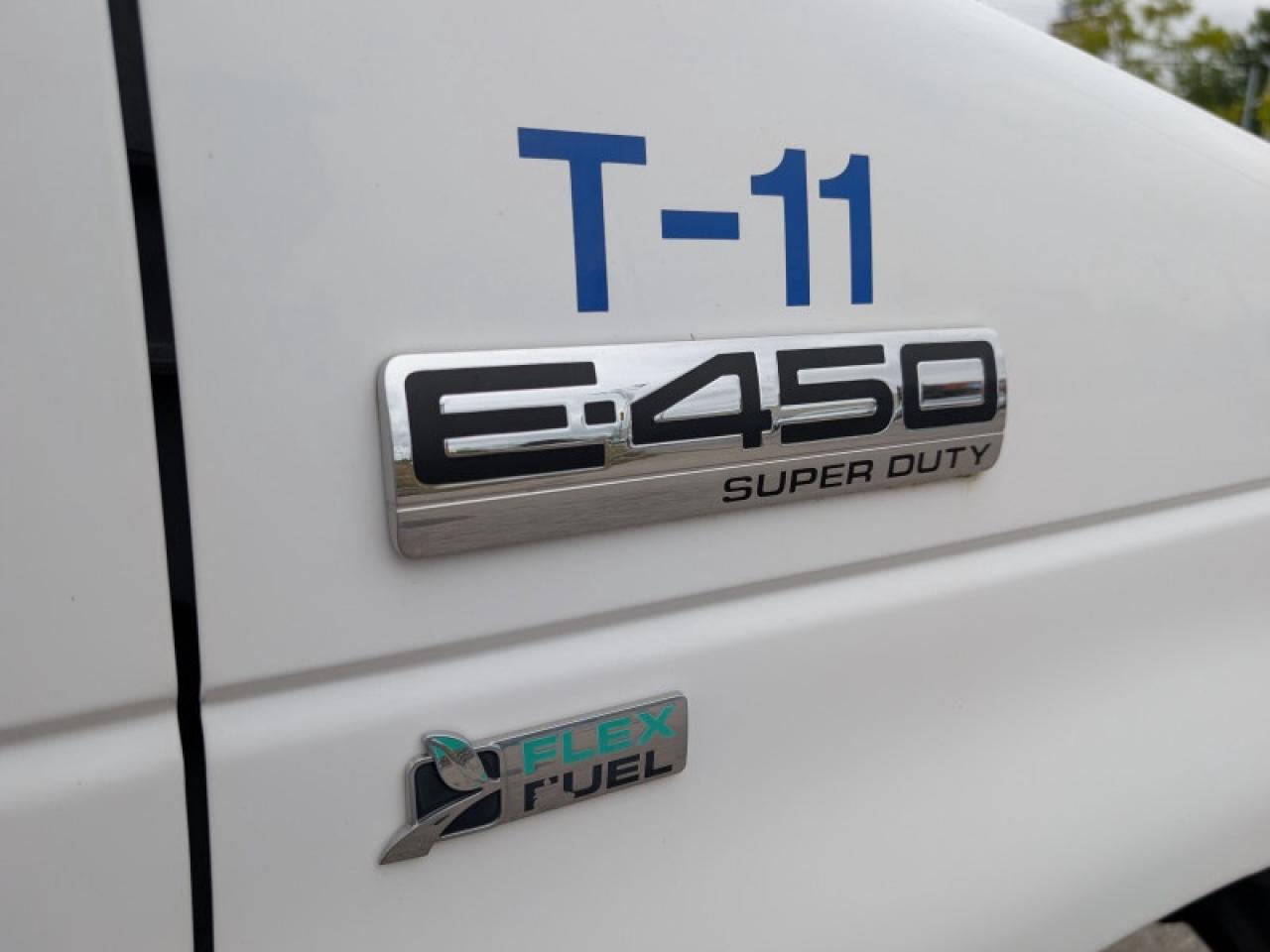2014 Ford Econoline Commercial Cutaway Cutaway DRW 176 WB  **LOW KMS** Photo