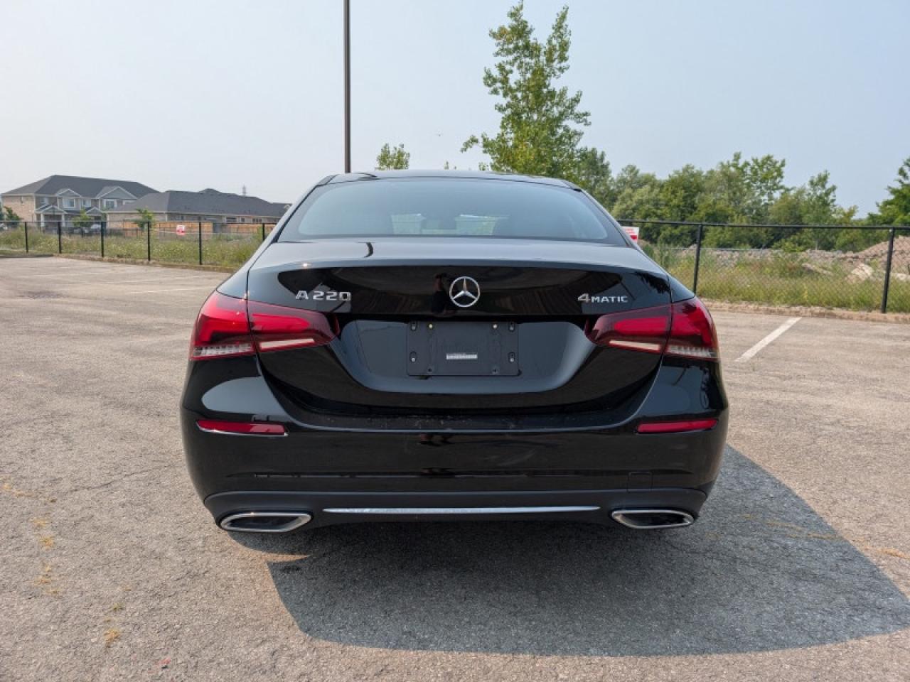 2022 Mercedes-Benz A 220 4MATIC Sedan  **BLIND SPOT - SUNROOF** Photo3