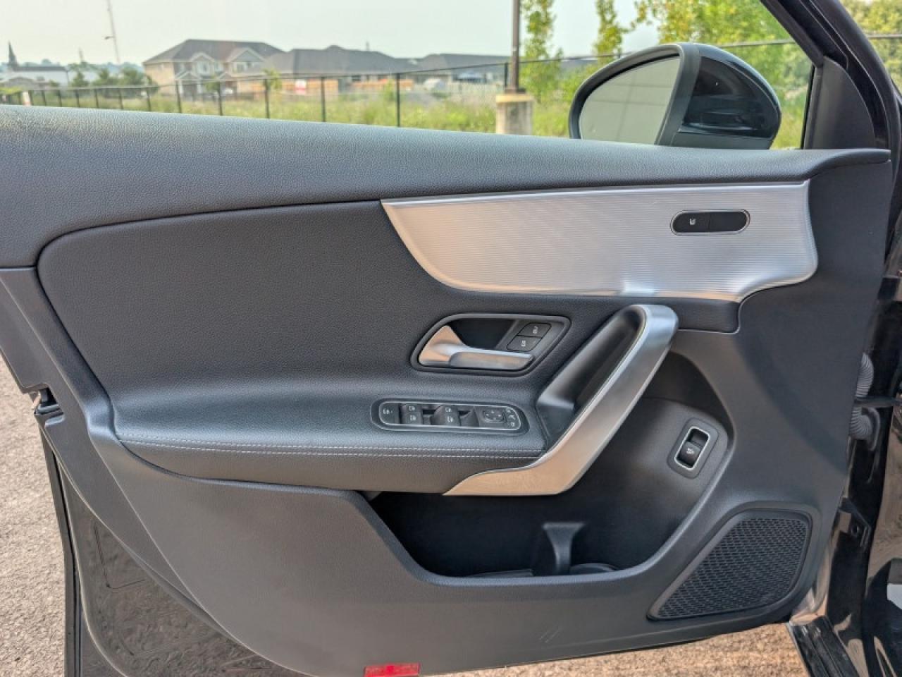2022 Mercedes-Benz A 220 4MATIC Sedan  **BLIND SPOT - SUNROOF** Photo