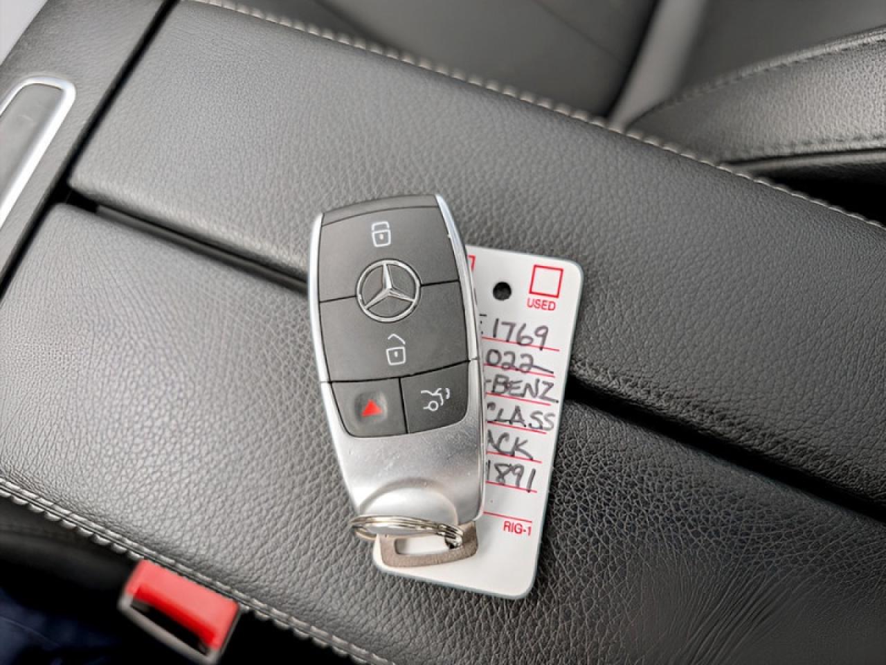 2022 Mercedes-Benz A 220 4MATIC Sedan  **BLIND SPOT - SUNROOF** Photo