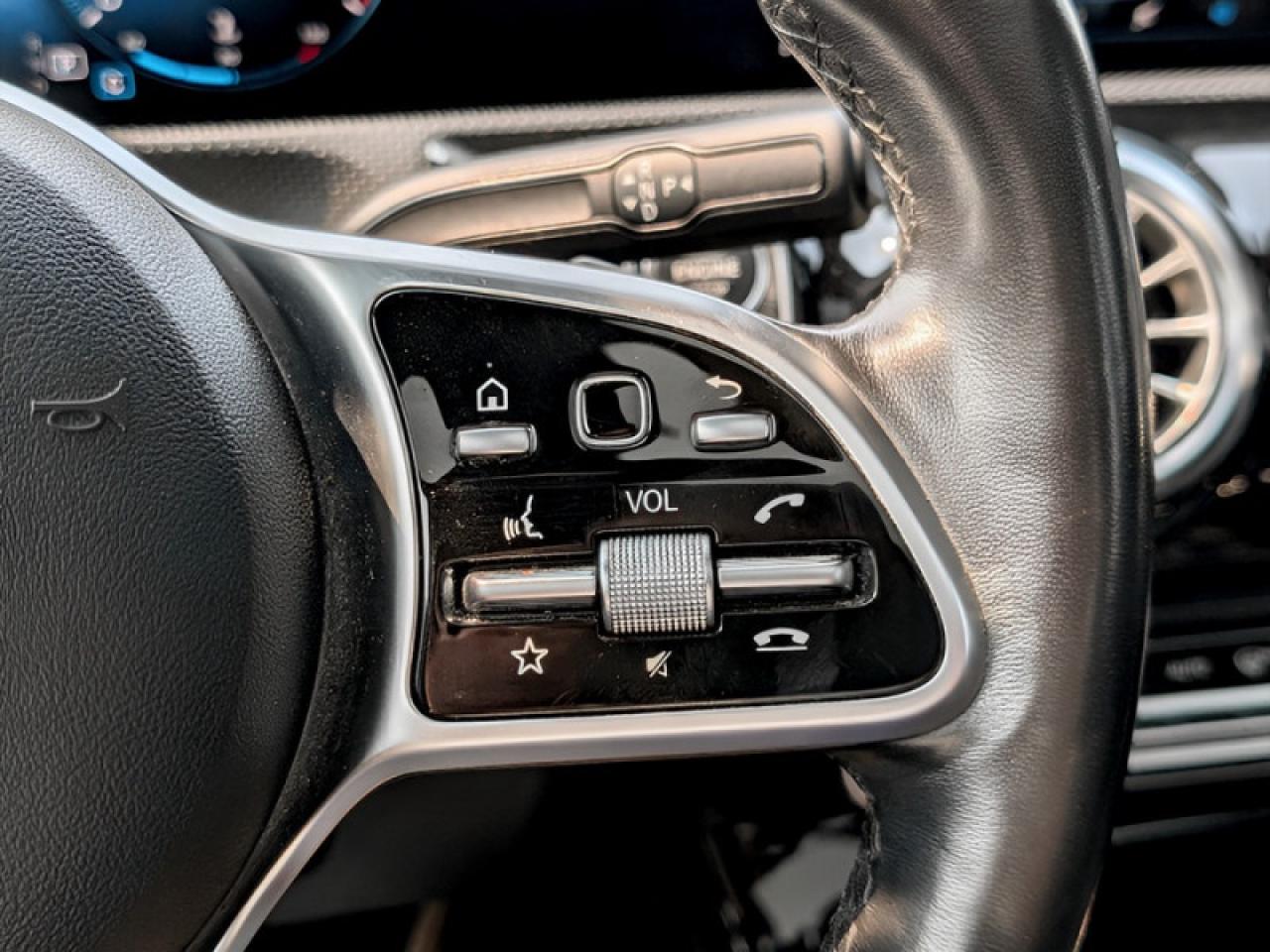 2022 Mercedes-Benz A 220 4MATIC Sedan  **BLIND SPOT - SUNROOF** Photo