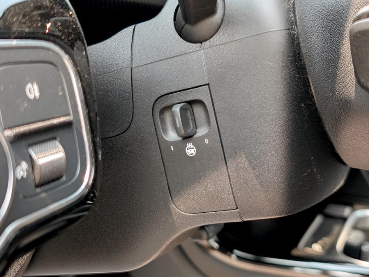 2022 Mercedes-Benz A 220 4MATIC Sedan  **BLIND SPOT - SUNROOF** Photo