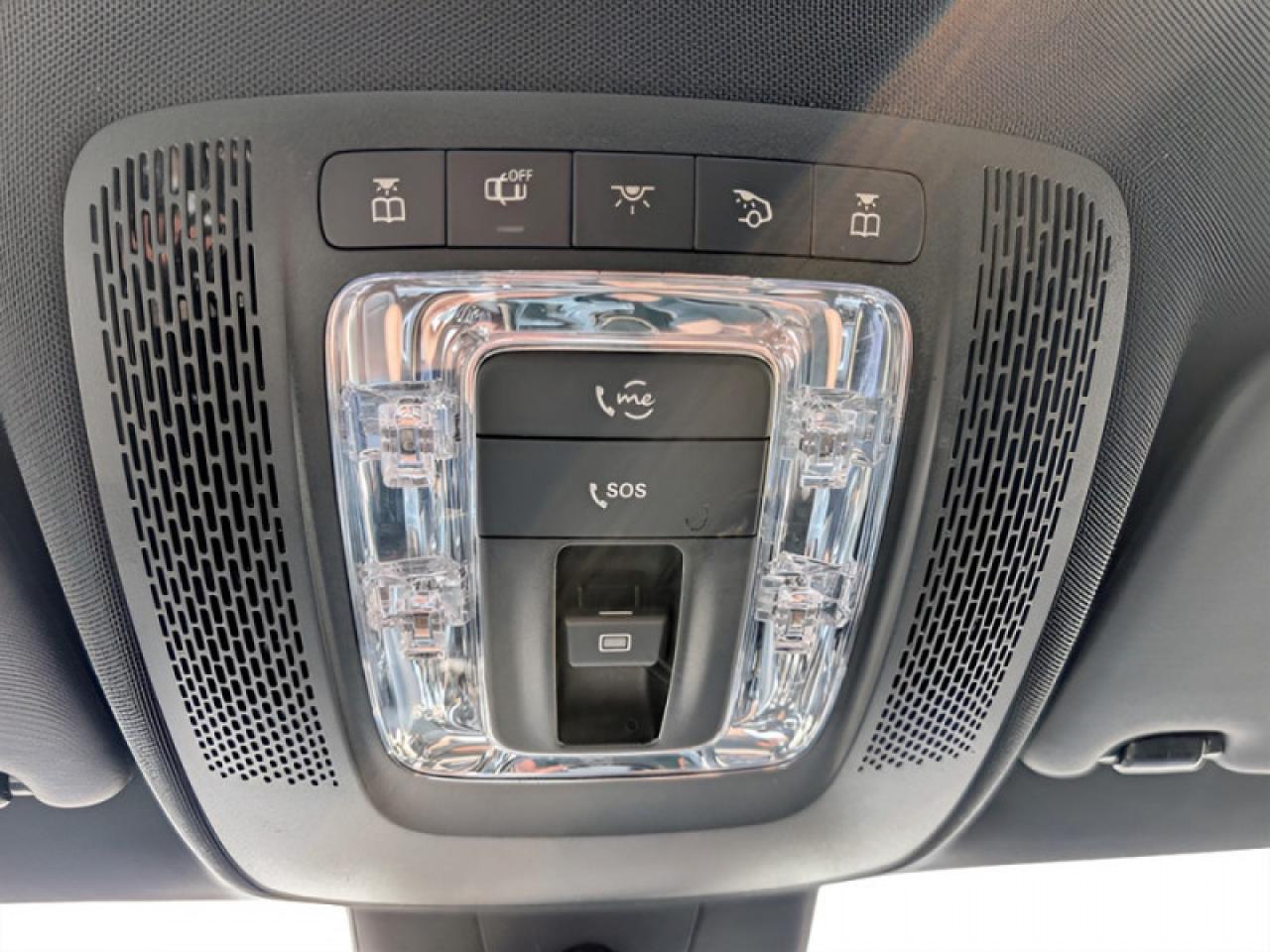 2022 Mercedes-Benz A 220 4MATIC Sedan  **BLIND SPOT - SUNROOF** Photo