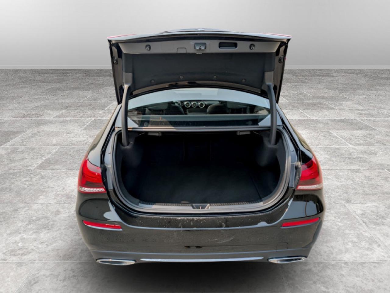 2022 Mercedes-Benz A 220 4MATIC Sedan  **BLIND SPOT - SUNROOF** Photo