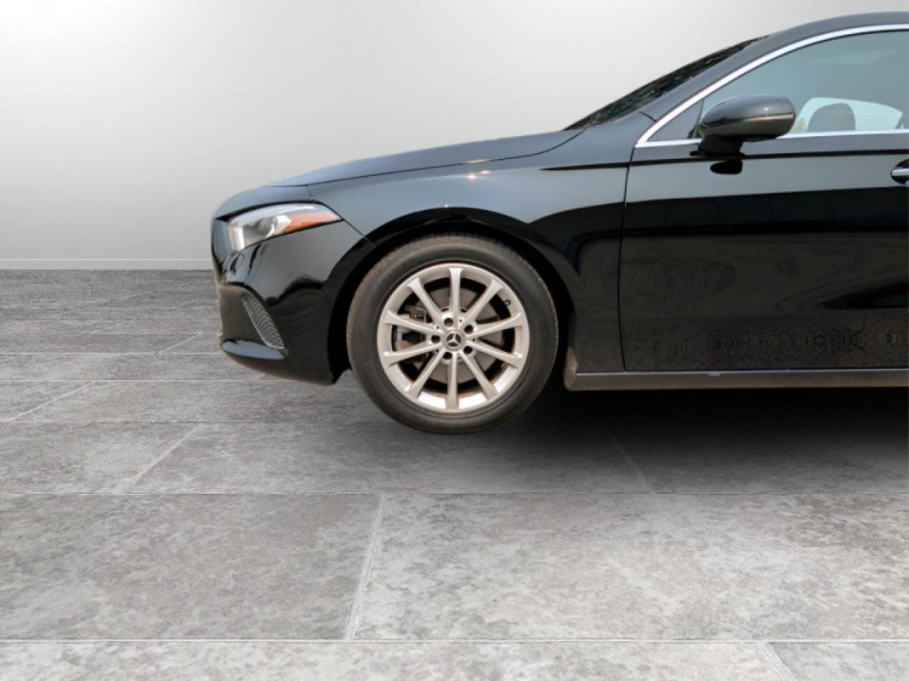 2022 Mercedes-Benz A 220 4MATIC Sedan  **BLIND SPOT - SUNROOF** Photo