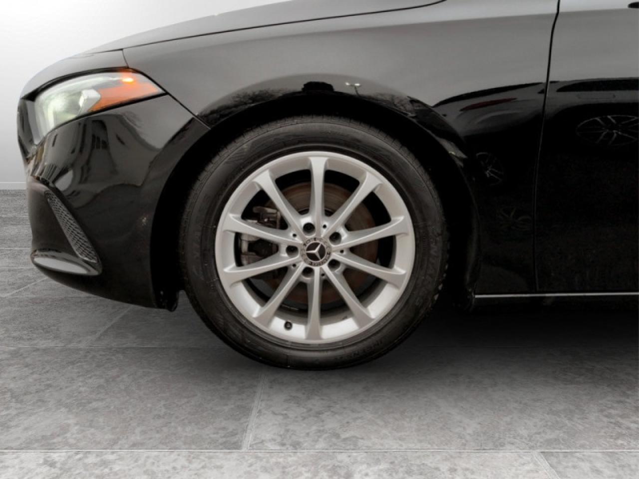 2022 Mercedes-Benz A 220 4MATIC Sedan  **BLIND SPOT - SUNROOF** Photo