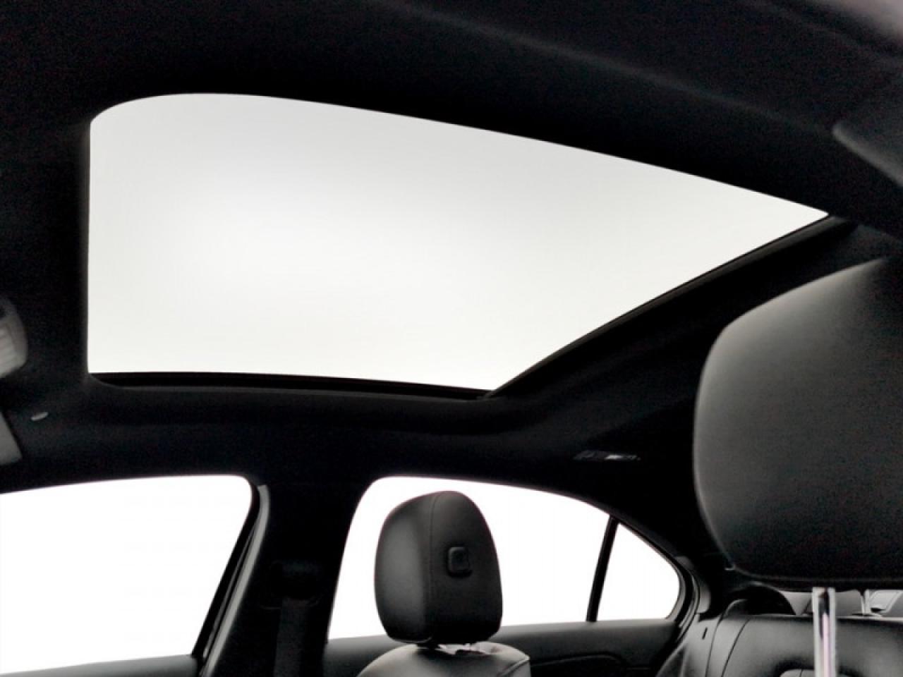 2022 Mercedes-Benz A 220 4MATIC Sedan  **BLIND SPOT - SUNROOF** Photo