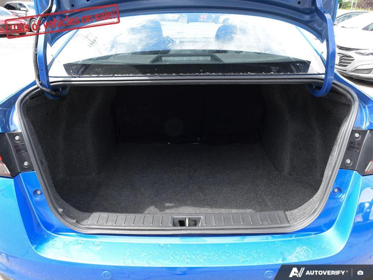 2023 Nissan Versa SR