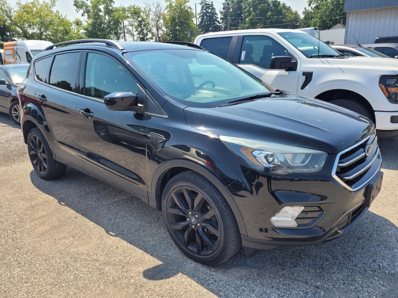 Used 2017 Ford Escape SE for sale in London, ON